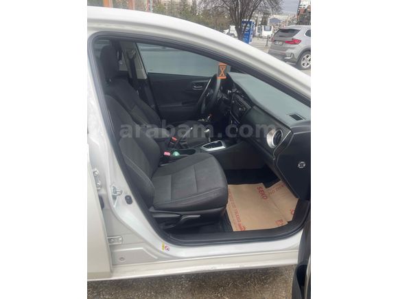 Sahibinden Toyota Auris 1.4 D-4D Active Skypack 2013 Model 