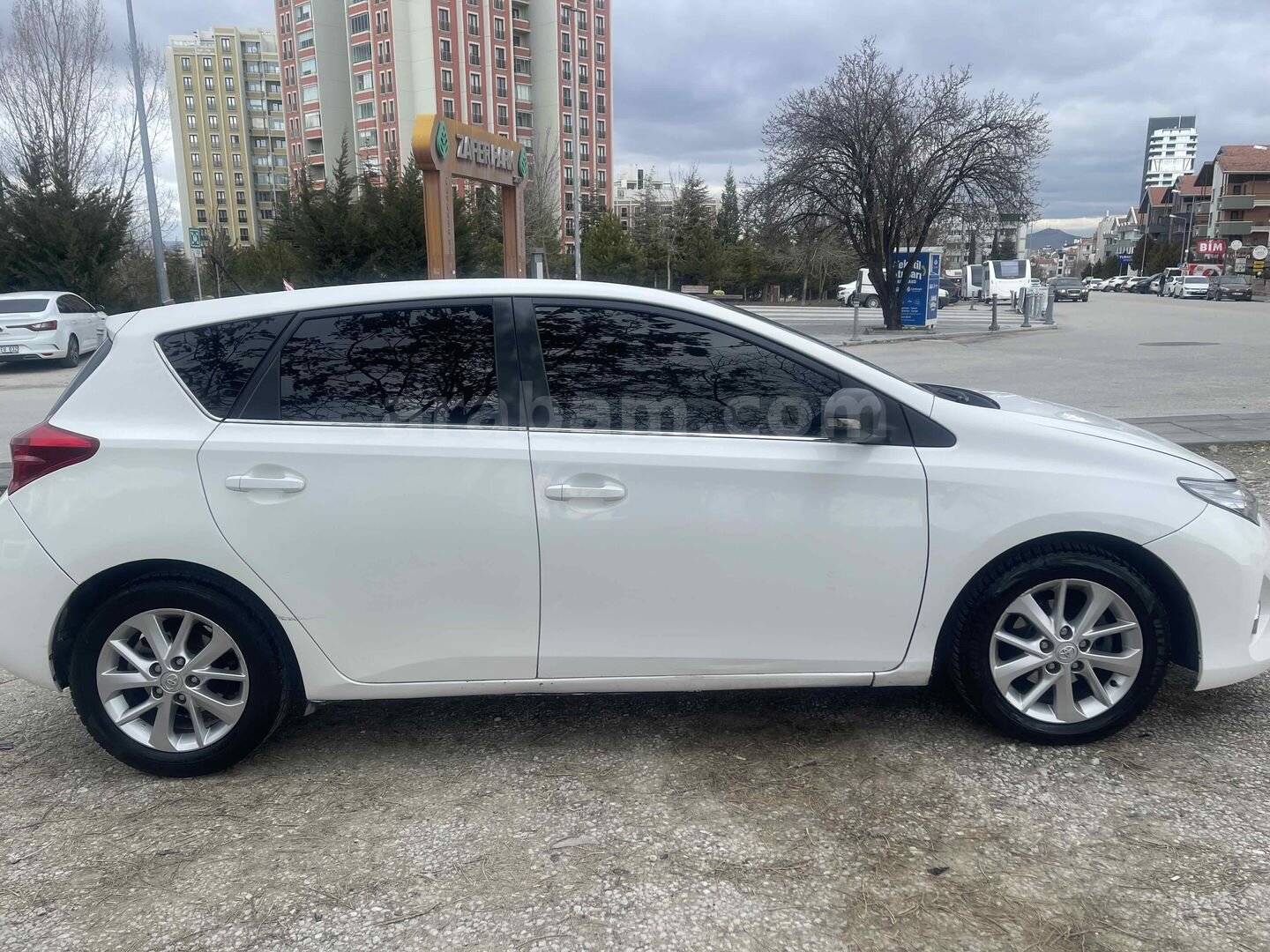 Sahibinden Toyota Auris 1.4 D-4D Active Skypack 2013 Model Ankara 340.000 km Beyaz 5