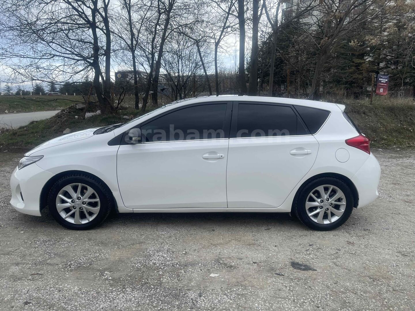 Sahibinden Toyota Auris 1.4 D-4D Active Skypack 2013 Model Ankara 340.000 km Beyaz 6