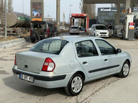 Sahibinden Renault Clio 1.4 Authentique 2004 Model klimalı 
