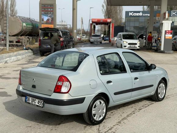 Sahibinden Renault Clio 1.4 Authentique 2004 Model klimalı 