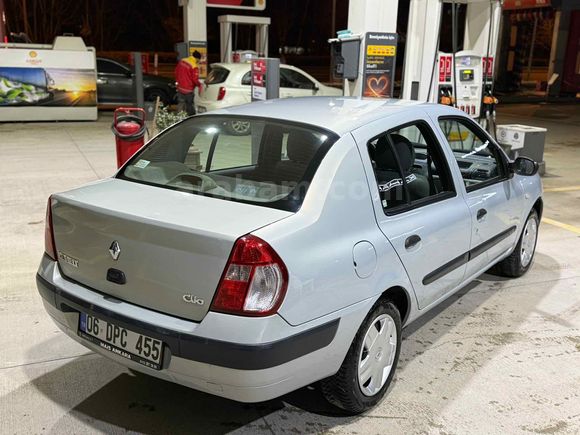 Sahibinden Renault Clio 1.4 Authentique 2004 Model klimalı 
