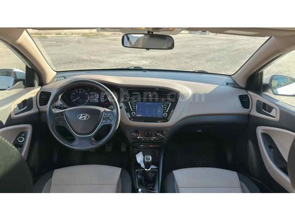 HATASIZ 93,500 KM Hyundai i20 1.2 MPI Elite 2017 Model 