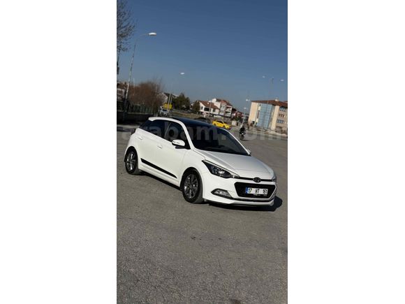 HATASIZ 93,500 KM Hyundai i20 1.2 MPI Elite 2017 Model 