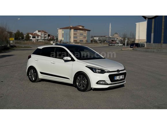 HATASIZ 93,500 KM Hyundai i20 1.2 MPI Elite 2017 Model 