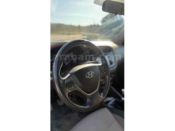 HATASIZ 93,500 KM Hyundai i20 1.2 MPI Elite 2017 Model 