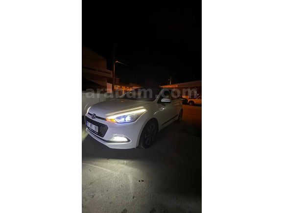 HATASIZ 93,500 KM Hyundai i20 1.2 MPI Elite 2017 Model 