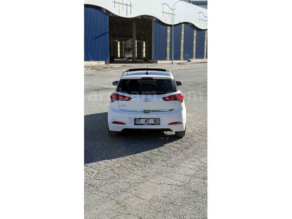 HATASIZ 93,500 KM Hyundai i20 1.2 MPI Elite 2017 Model 