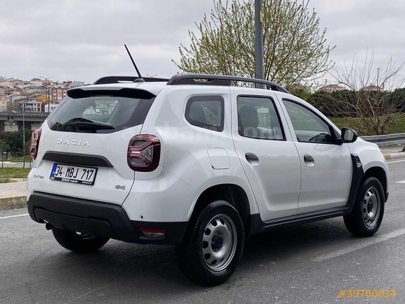 2024 DUSTER 4X4 30 BİN KM YENİ LOGO MAKYAJLI 1.3 TCE 150 HP