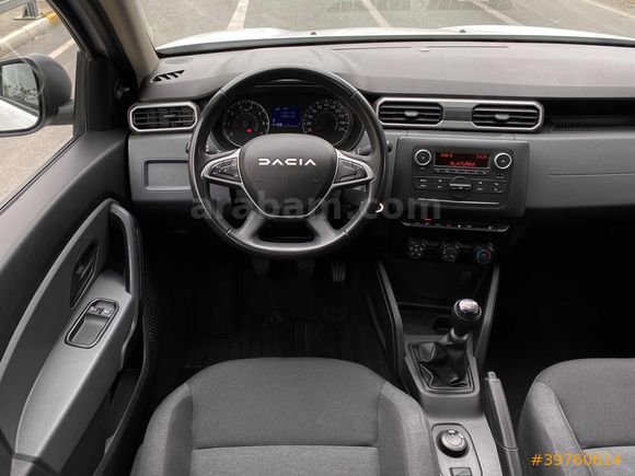 2024 DUSTER 4X4 30 BİN KM YENİ LOGO MAKYAJLI 1.3 TCE 150 HP