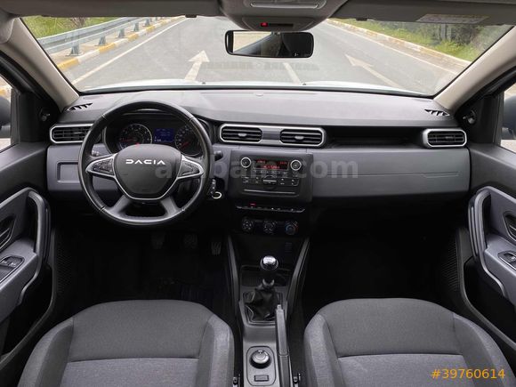 2024 DUSTER 4X4 30 BİN KM YENİ LOGO MAKYAJLI 1.3 TCE 150 HP