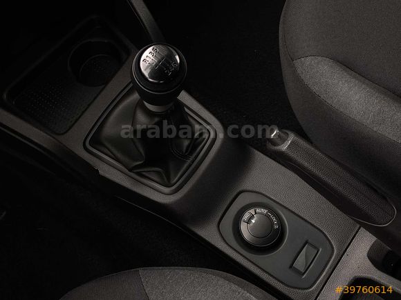 2024 DUSTER 4X4 30 BİN KM YENİ LOGO MAKYAJLI 1.3 TCE 150 HP