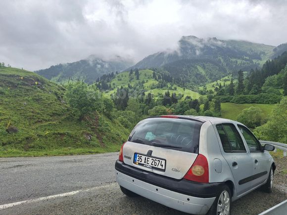 Memurdan duşuk km li Renault Clio 1.6 RTE 2000 Model