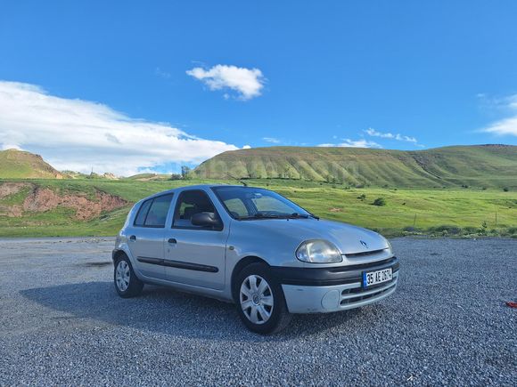 Memurdan duşuk km li Renault Clio 1.6 RTE 2000 Model