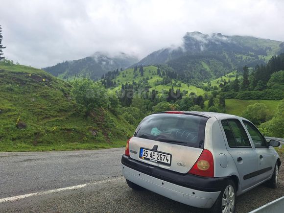 Memurdan duşuk km li Renault Clio 1.6 RTE 2000 Model