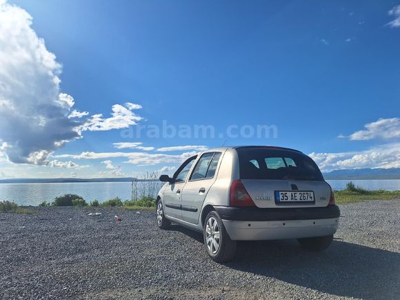 Memurdan duşuk km li Renault Clio 1.6 RTE 2000 Model