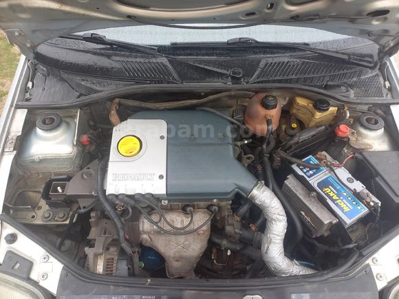 Memurdan duşuk km li Renault Clio 1.6 RTE 2000 Model
