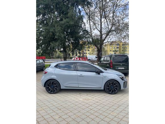 Sahibinden Renault Clio 1.0 TCe Techno Esprit Alpine 2025 Model 