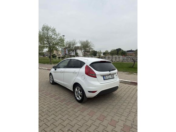 Sahibinden Ford Fiesta 1.4 TDCi Titanium 2012 model