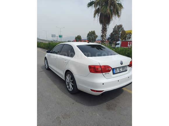 DÜSÜK KM TEMİZ KULLANILMIŞ JETTA l