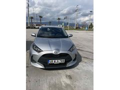 Sahibinden Toyota Yaris 1.0 Vision 2022 Model  41.000 km Gri (Gümüş)