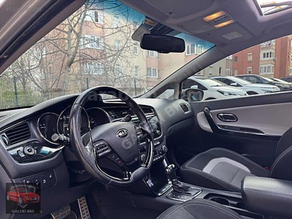 KİA CEED 1.6 CRDİ PREMİUM -CAM TAVAN-ISITMA-OTOMATİK PARK-