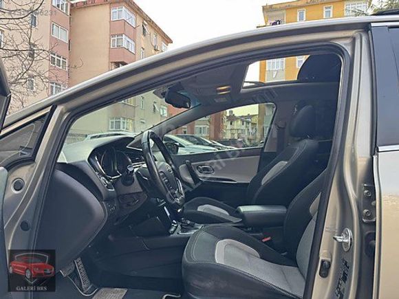 KİA CEED 1.6 CRDİ PREMİUM -CAM TAVAN-ISITMA-OTOMATİK PARK-