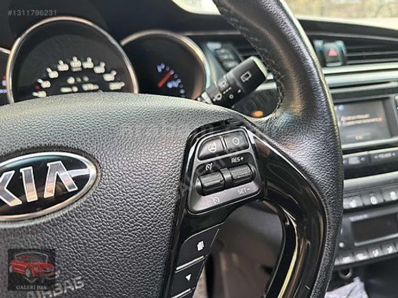 KİA CEED 1.6 CRDİ PREMİUM -CAM TAVAN-ISITMA-OTOMATİK PARK-