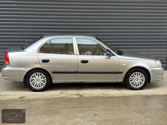SELİM AUTO'DAN 2004 HYUNDAI ACCENT 1,5 CRDİ KLIMALI BAKIMLI