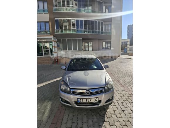 DEĞİŞENSİZ Opel Astra 1.6 Essentia Konfor 2011 Model