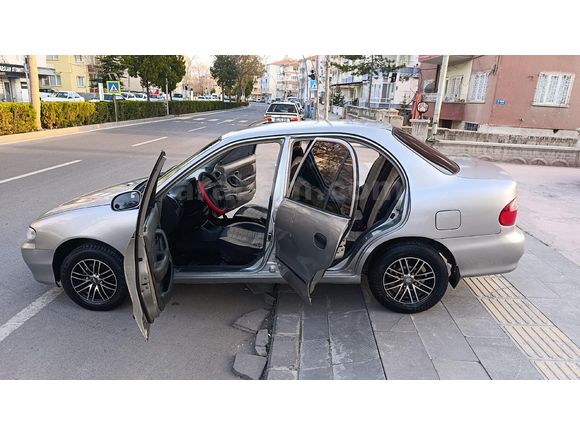 Galeriden Hyundai Accent 1.3 LX 1999 Model Niğde