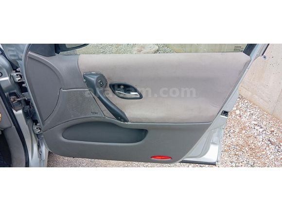 Sahibinden Renault Laguna 1.6 Privilege 2004 Model SON FİYAT