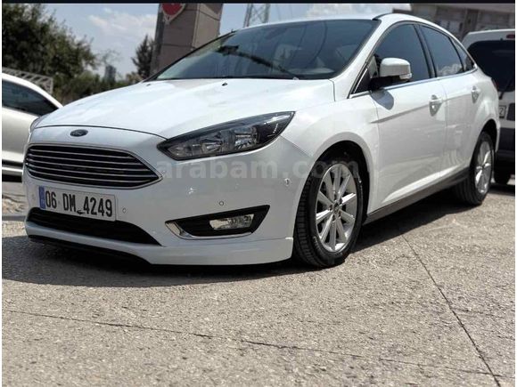 Sahibinden Ford Focus 1.6 TDCi Titanium 2015 Model  230.000 km Beyaz