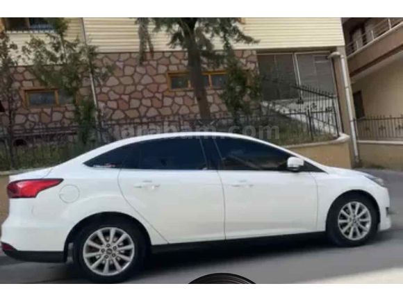 Sahibinden Ford Focus 1.6 TDCi Titanium 2015 Model  230.000 km Beyaz