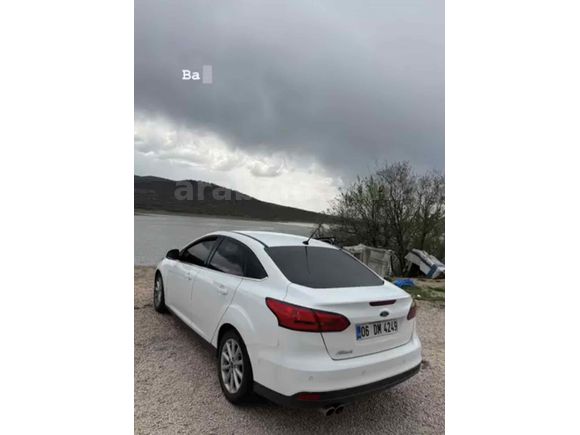 Sahibinden Ford Focus 1.6 TDCi Titanium 2015 Model  230.000 km Beyaz