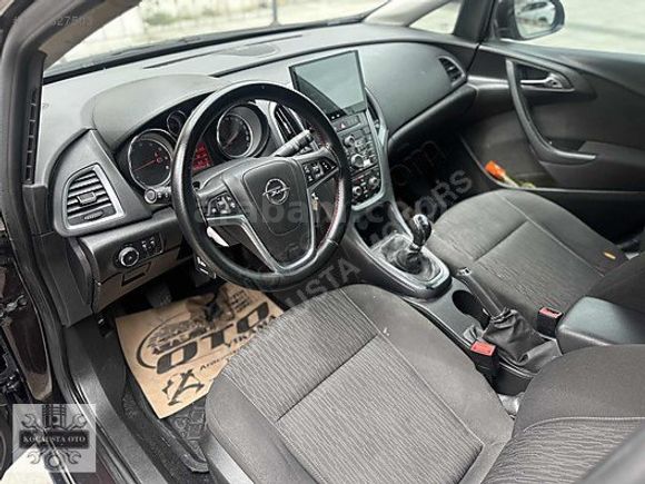 KOCAUSTA'DAN TEMİZ DÜŞÜK KM'Lİ 2015 OPEL ASTRA J