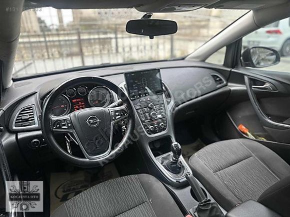 KOCAUSTA'DAN TEMİZ DÜŞÜK KM'Lİ 2015 OPEL ASTRA J
