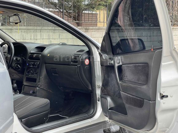 CENGAVERDEN 2000 OPEL ASTRA 1.6 16V ABS KLİMA 100 HP 