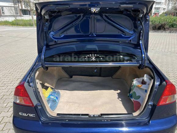Sahibinden Honda Civic 1.6i VTEC LS Elegance 2004 Model  300.000 km Mavi