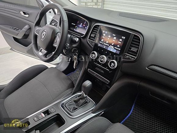 2025 MEGANE TOUCH/HATASIZ/12 BİN/GSR2/Ş.TKP/G.GRŞ/CAR PLAY/NAVİG