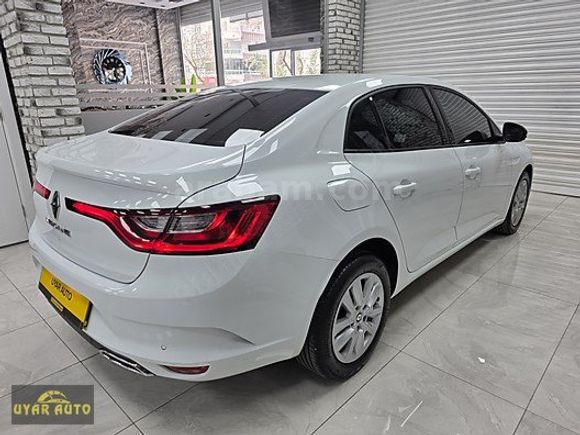 2025 MEGANE TOUCH/HATASIZ/12 BİN/GSR2/Ş.TKP/G.GRŞ/CAR PLAY/NAVİG