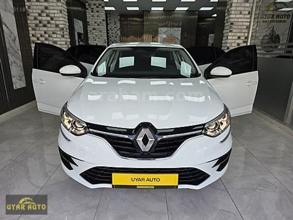 2025 MEGANE TOUCH/HATASIZ/12 BİN/GSR2/Ş.TKP/G.GRŞ/CAR PLAY/NAVİG