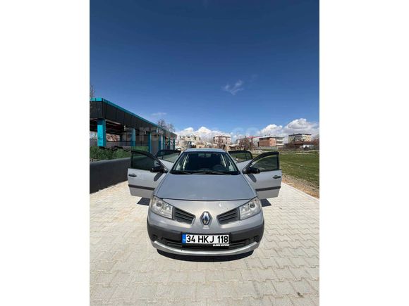 Sahibinden EMSALSİZ TEMİZLİKTE MEGANE 1.4 