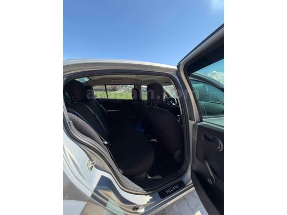 Sahibinden EMSALSİZ TEMİZLİKTE MEGANE 1.4 