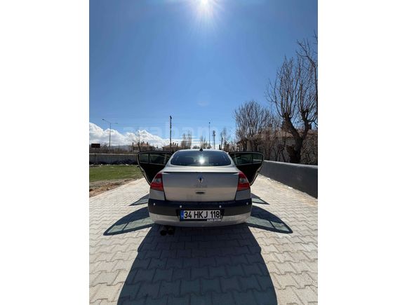 Sahibinden EMSALSİZ TEMİZLİKTE MEGANE 1.4 