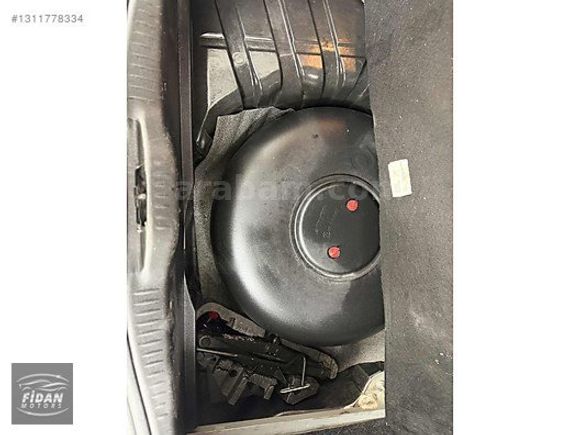 169 BİNDE 1 PARÇA BOYALI 1.4 BENZİN LPG MEGANE
