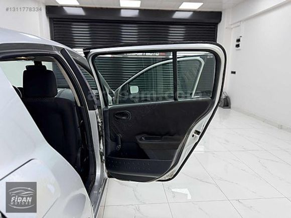 169 BİNDE 1 PARÇA BOYALI 1.4 BENZİN LPG MEGANE