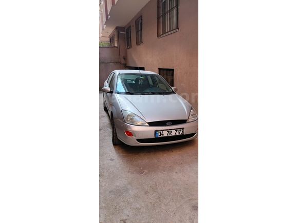Sahibinden Ford Focus 1.6 Ghia 2001 Model
