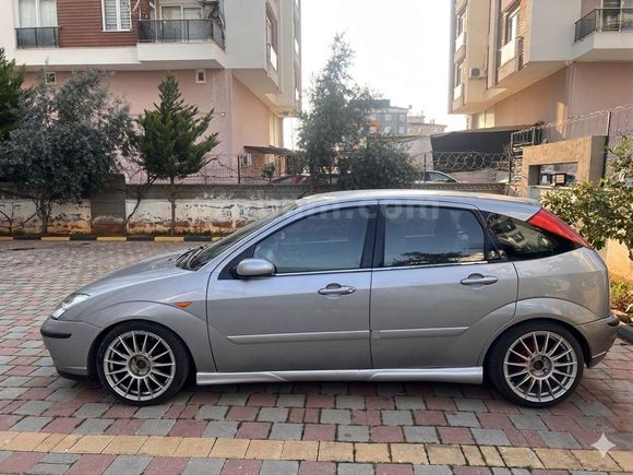Sahibinden Ford Focus 1.6 Ghia 2004 Model