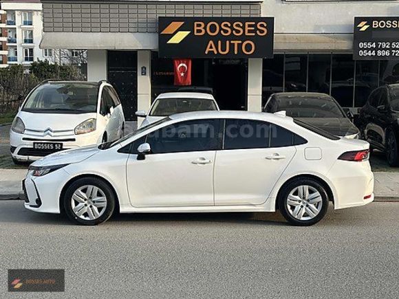 BOSSES DEN HATASIZ BOYASIZ 2024 COROLLA 1.5 VİSİON /68 BİN KM/